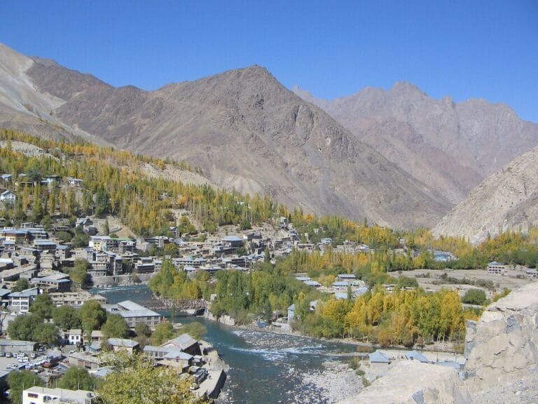 kargil town along the suru river valley