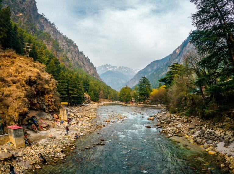 tosh-village-himalayan-view